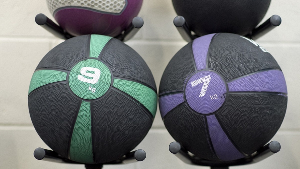 The 5 Best and Effective Med Ball Shoulder Exercises